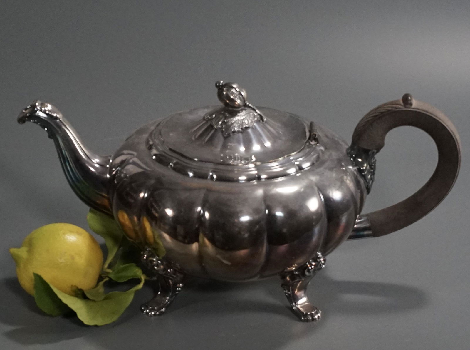 Melon Shaped Teapot Heirloom Silver Plate (1 of 6)