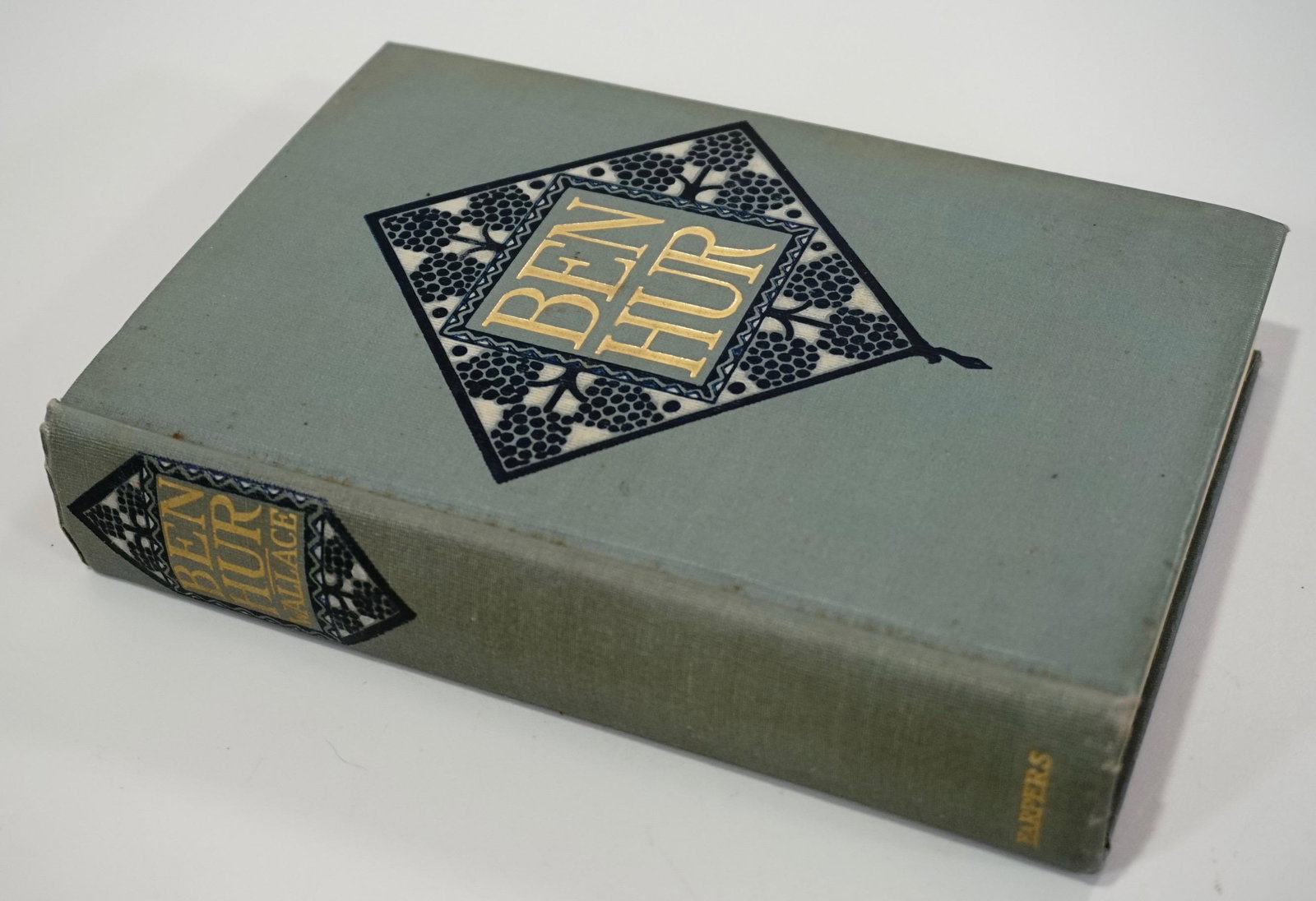 Ben Hur Antique Book 1902 Harper & Brothers A Tale of: Ben Hur Antique Book 1902 Harper & Brothers A Tale of the Christ by Lew Wallace Approximately 7 1/2 x 5 1/4 inches.