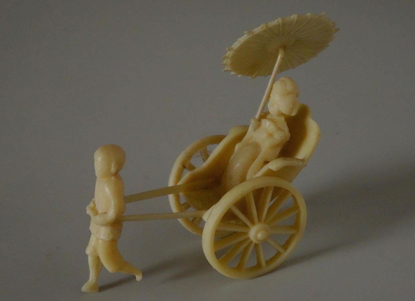 Vintage Rickshaw Geisha Early Plastic Celluloid (1 of 6)