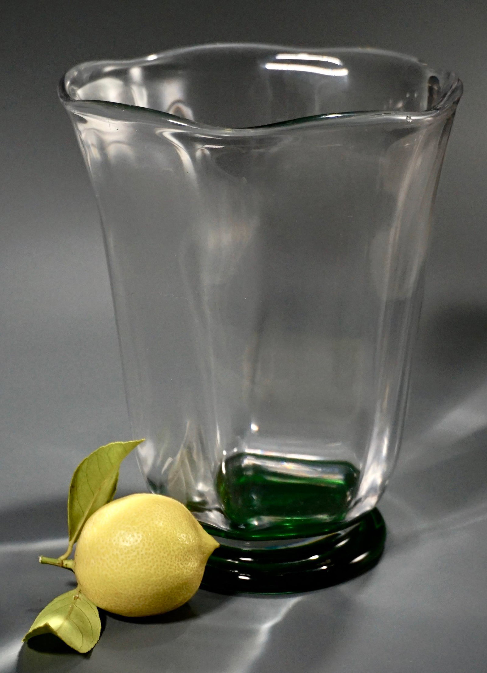 Vintage Art Glass Blown Vase on Green Polished Pontil: Vintage Art Glass Blown Vase on Green Polished Pontil Base Signed Approximately 8 1/1 inches tall and 6 1/4 inches in diameter.