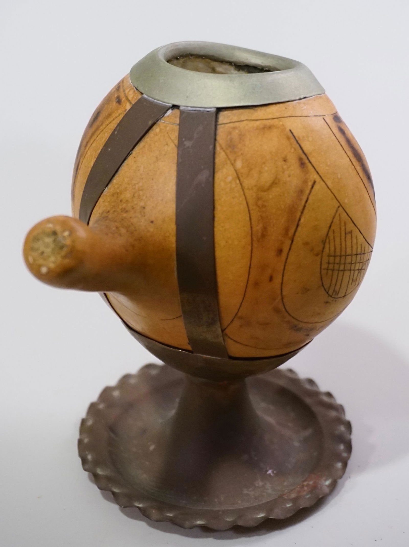 Chilean Mate Tea Coin Gourd Cup on Copper Stand Vintage: Chilean Mate Tea Coin Gourd Cup on Copper Stand Vintage Yerba Mate Calabash Gourd Herbal Tea Cup Approximately 5 1/2 inches tall.
