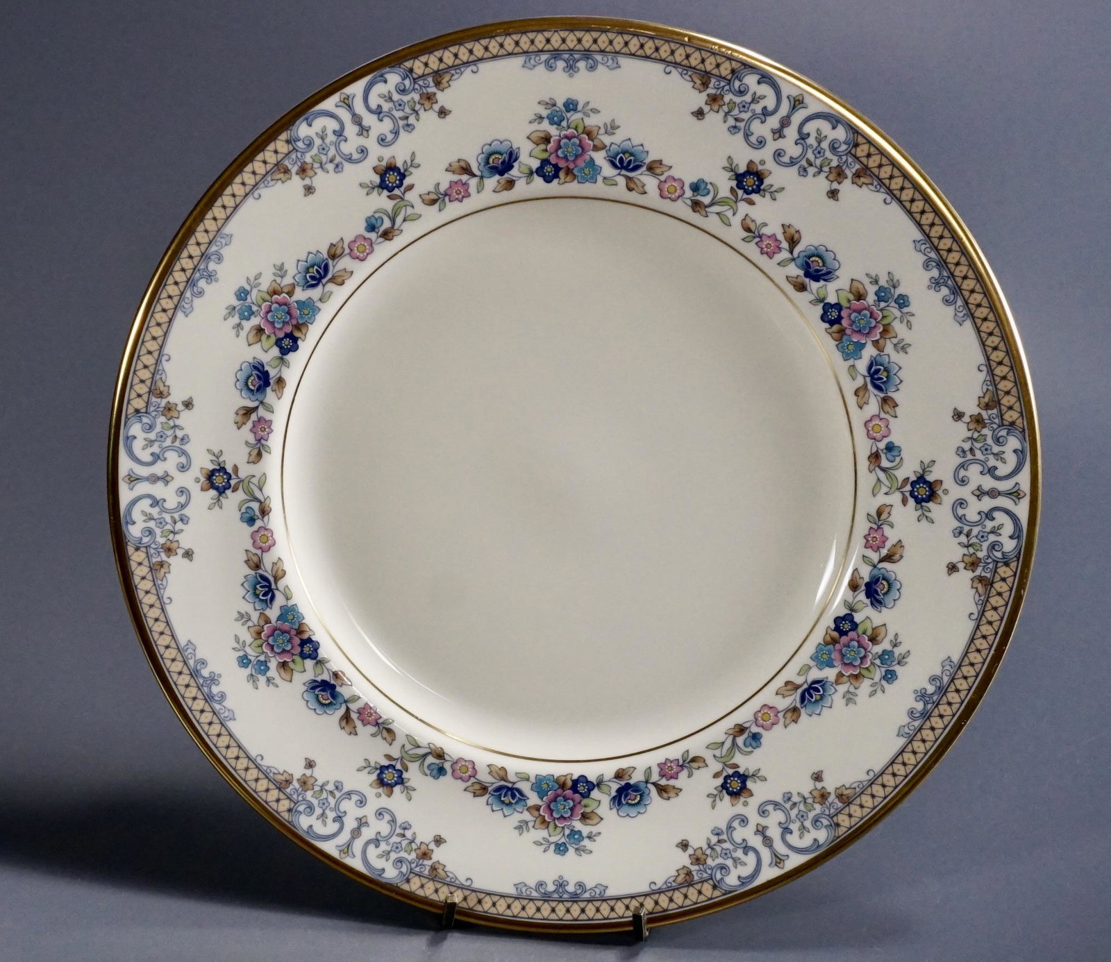 Avonlea Minton China Plate: Avonlea Minton China Plate Approximately 10 5/8 inches in diameter.