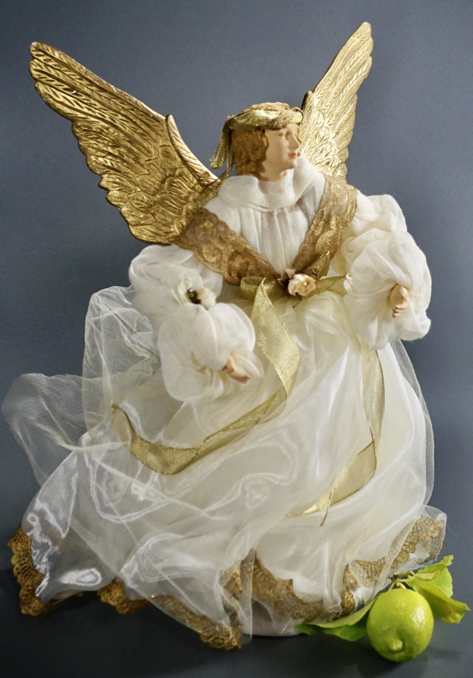Renaissance Angel Standing Christmas Decor: Renaissance Angel Standing Christmas Decor Approximately 16 5/16 inches tall.
