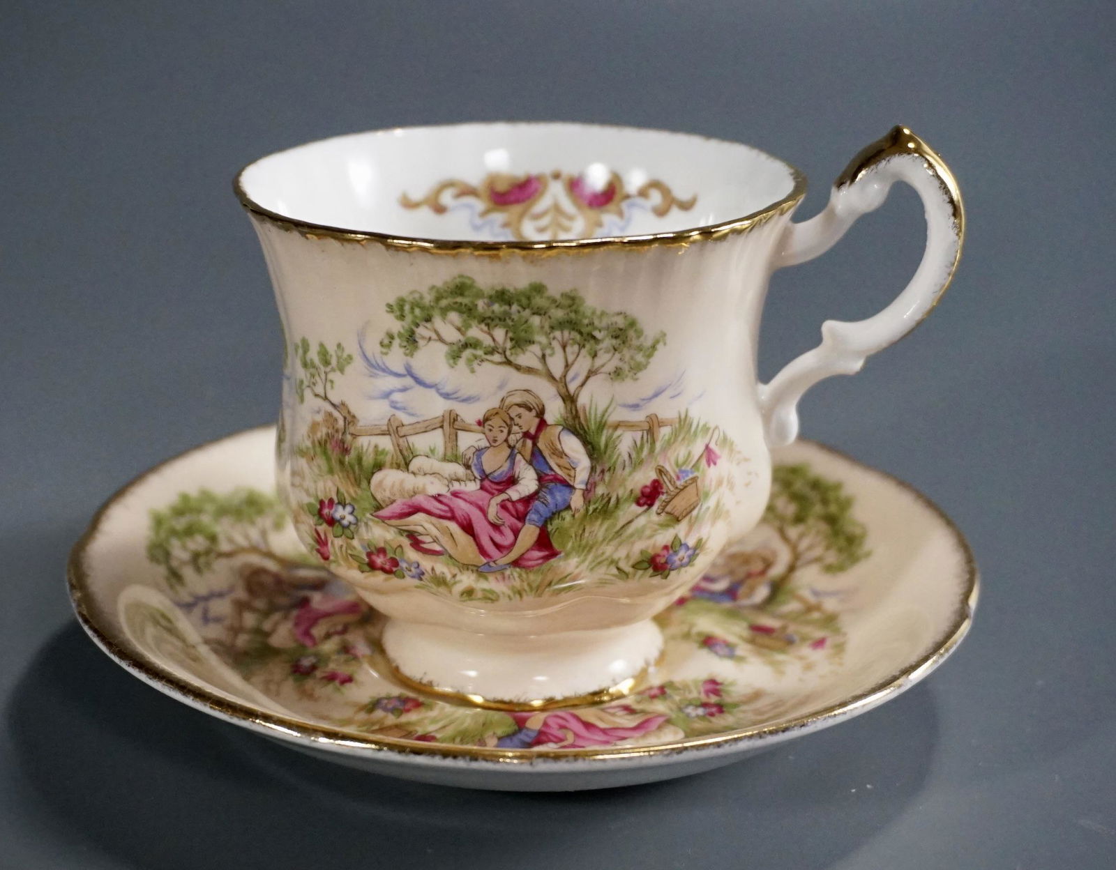 Paragon Gainsborough Antique Series Scenic Tea Cup (1 of 6)