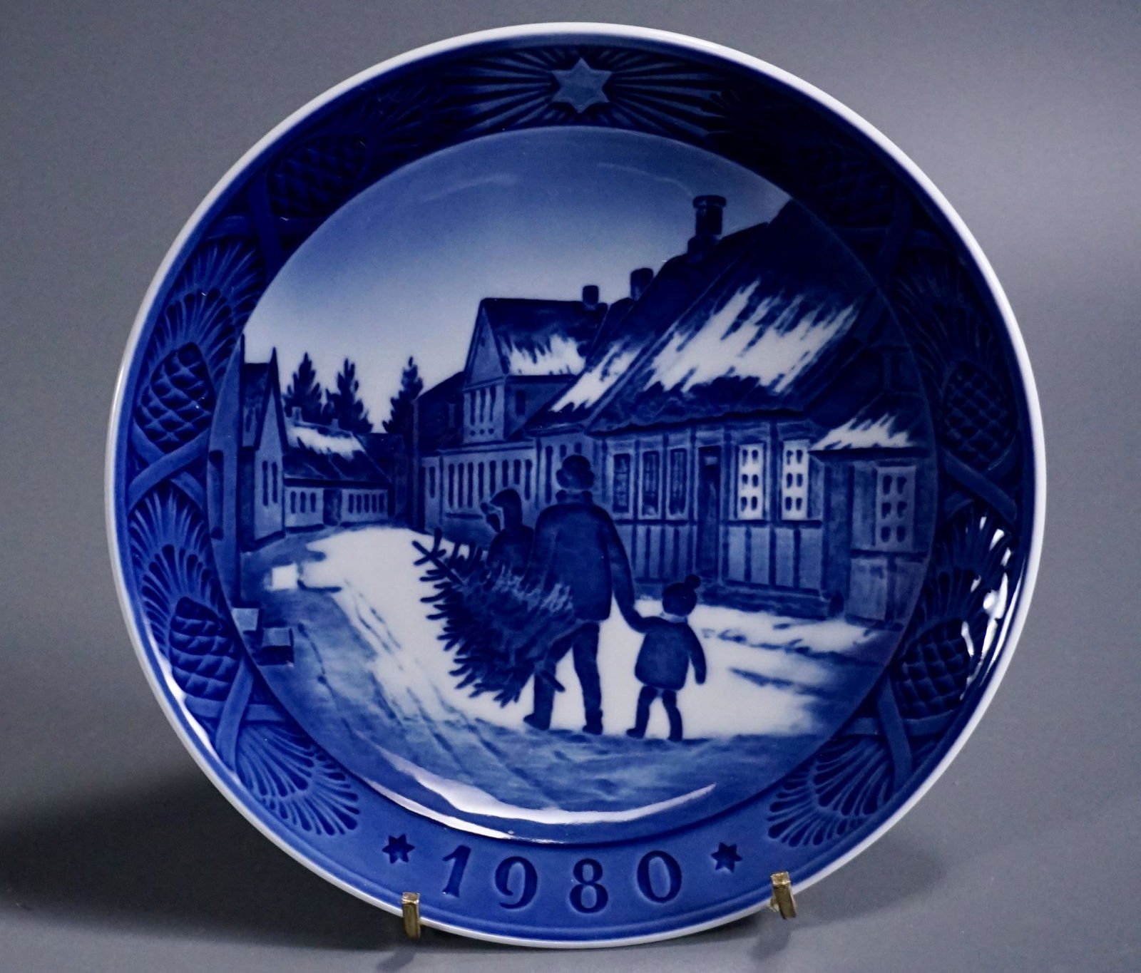 Bringing Home the Christmas Tree B&G Blue Porcelain (1 of 3)
