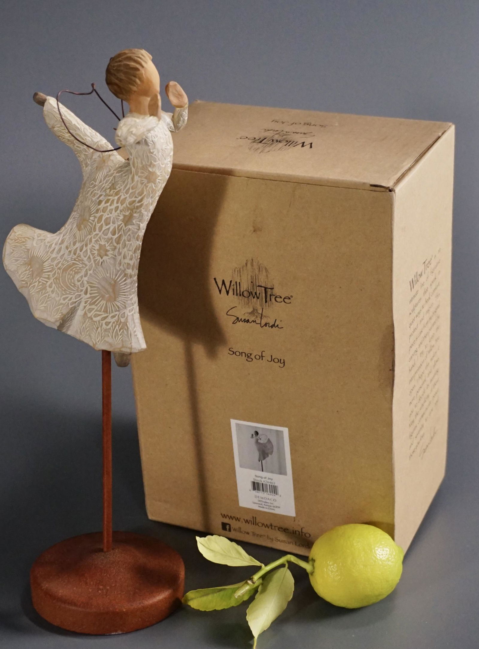 Nativity Angel on Iron Stand Willow Tree Figurine Song (1 of 6)