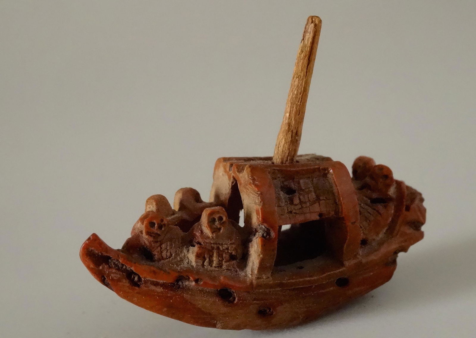 Vintage Chinese Junk Boat Netsuke Miniature Carving: Vintage Chinese Junk Boat Netsuke Miniature Carving Approximately 1 7/16 inches x 1 3/16 inches.