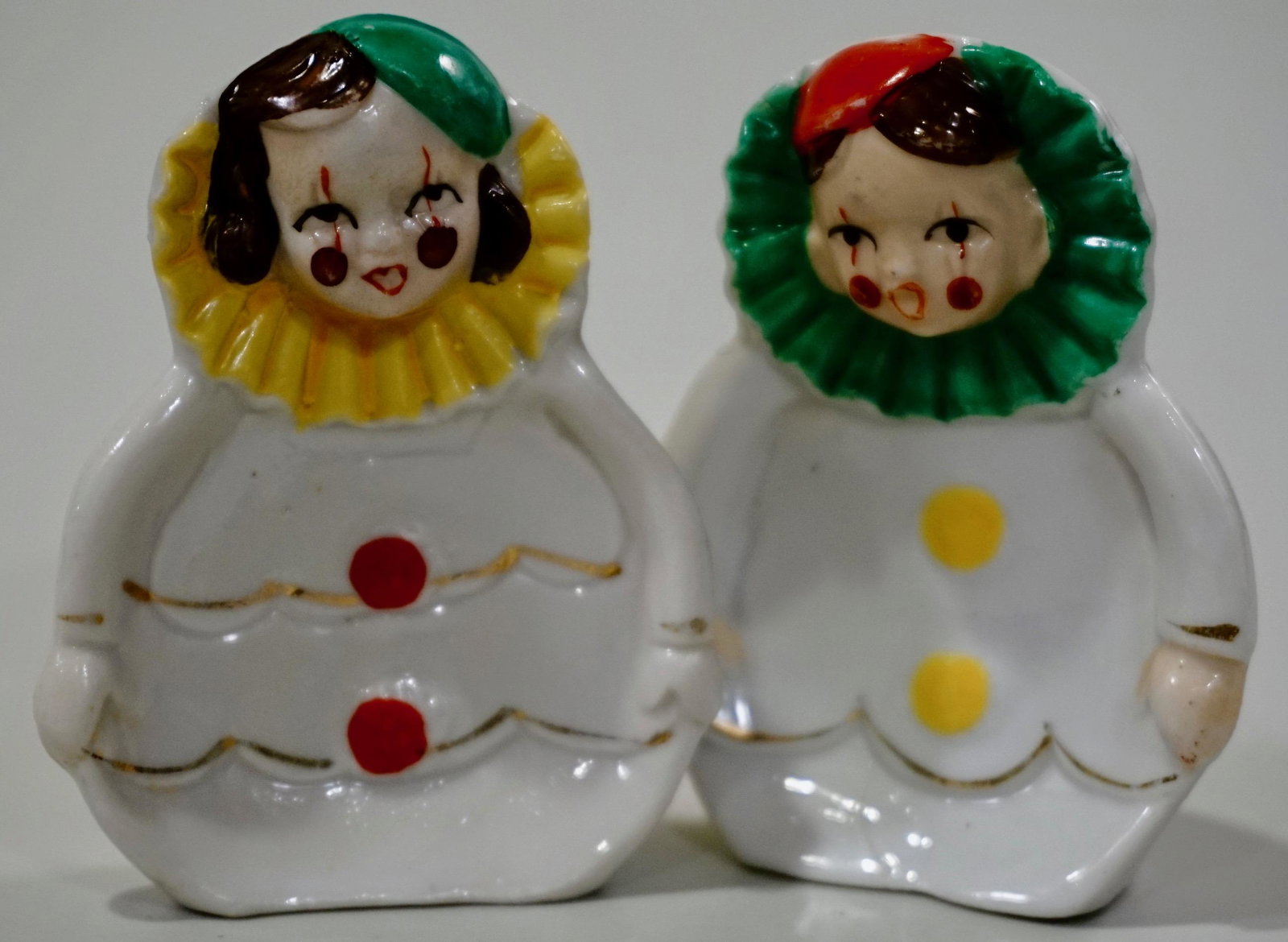 Vintage Clown Pierrot Ashtray Vintage Porcelain Made in: Vintage Clown Pierrot Ashtray Vintage Porcelain Made in Japan Art Deco Period Approximately 3 5/16 x 2 9/16 inches.