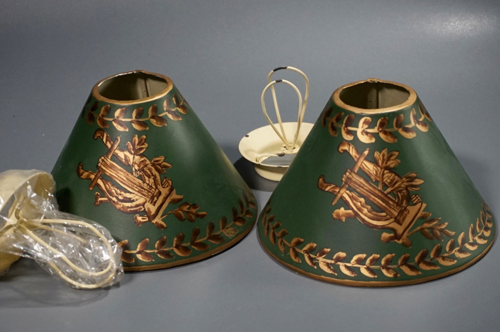 Hand Painted Tin Musical Thema Vintage Metal Lamp (1 of 3)