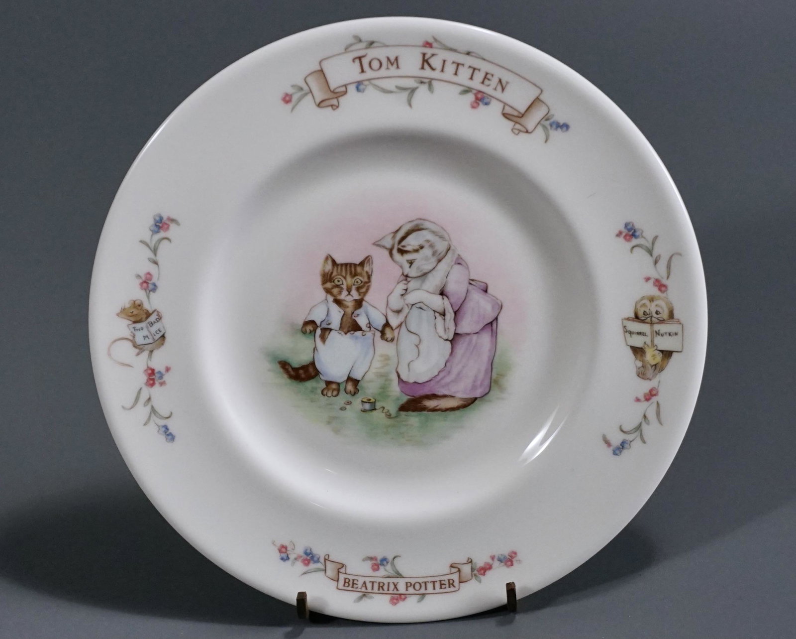 Tom Kitten Royal Doulton Beatrix Potter Bone China: Tom Kitten Royal Doulton Beatrix Potter Bone China Plate Approximately 8 inches in diameter.