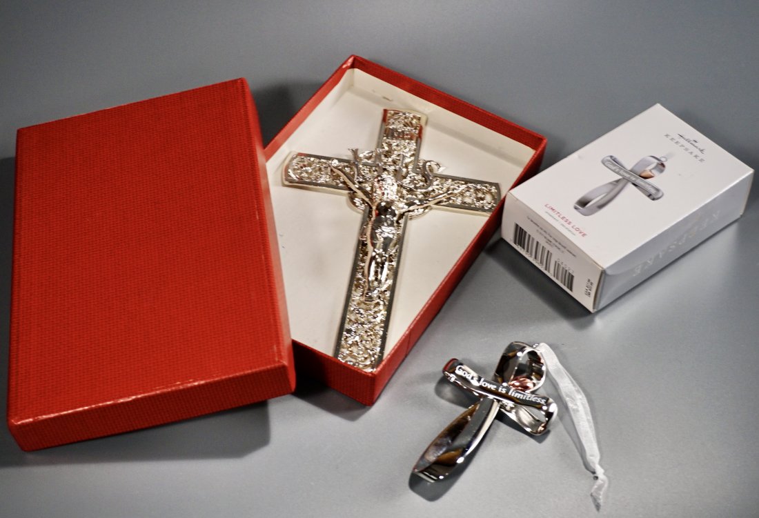 Ornate Crucifix Catholic Cross Eternal Ornament Lot: Ornate Crucifix Catholic Cross Eternal Ornament Lot of 2 Boxed Crosses Approximately 8 7/8 x 5 1/4 and 4 1/4 x 2 1/2 inches.