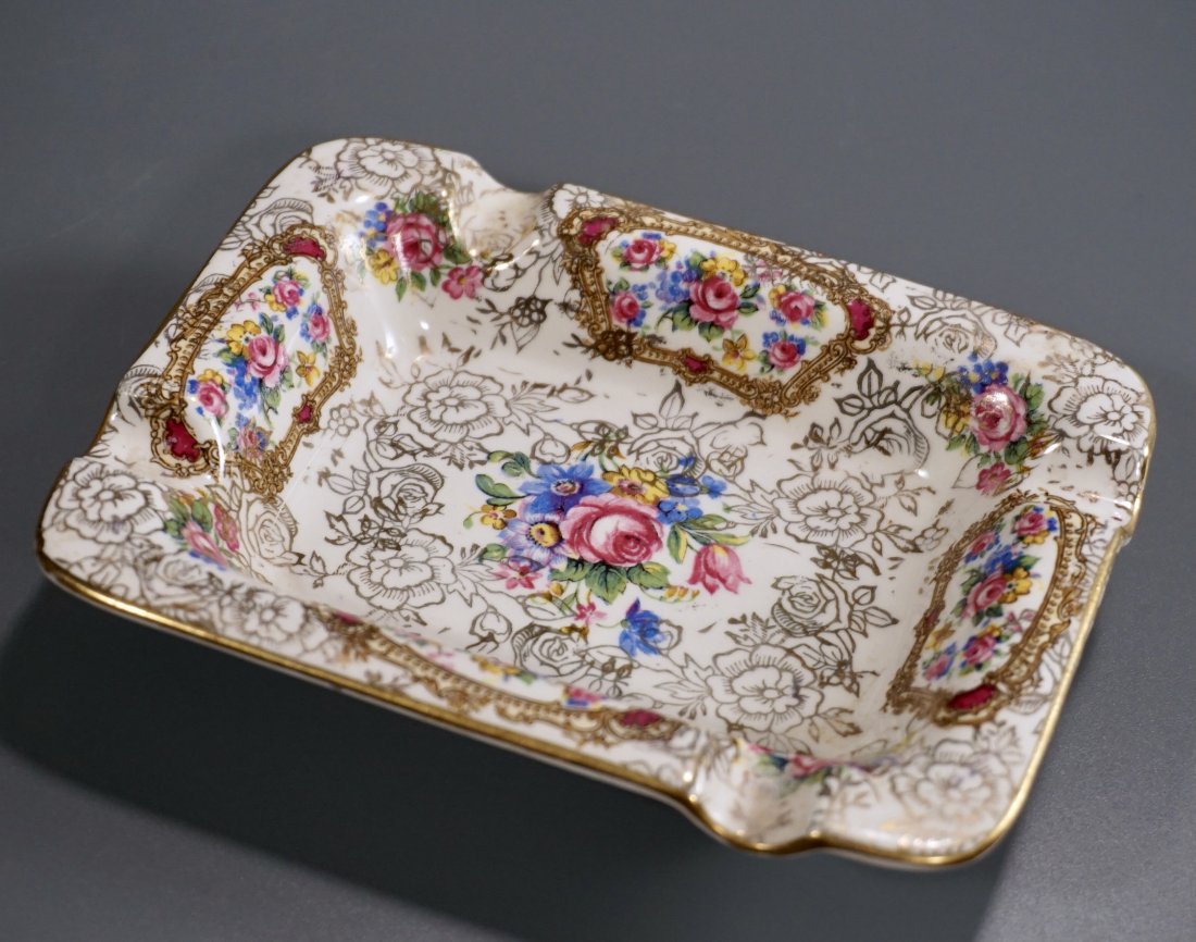 James Kent Pompadour Ashtray Vintage China England: James Kent Pompadour Ashtray Vintage China Made in England Approximately 4 3/4 x 2 5/8 inches.