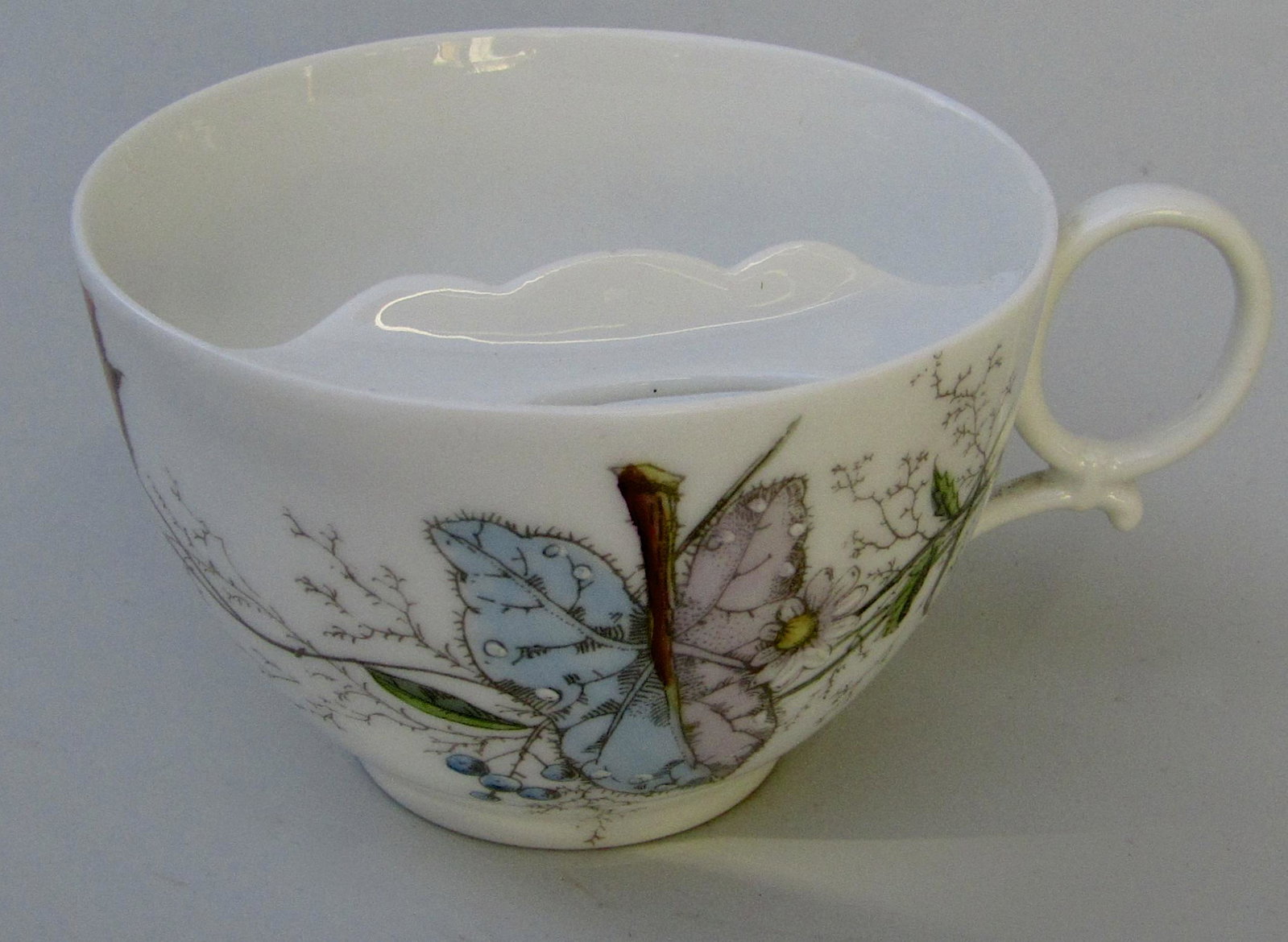 Antique French Klingenberg Limoges Porcelain Mustache: Antique French Klingenberg Limoges Porcelain Mustache Shaving Mug Marked AK c 1890 Approximately 2 9/16 inches tall and 4 1/8 inches in diameter.
