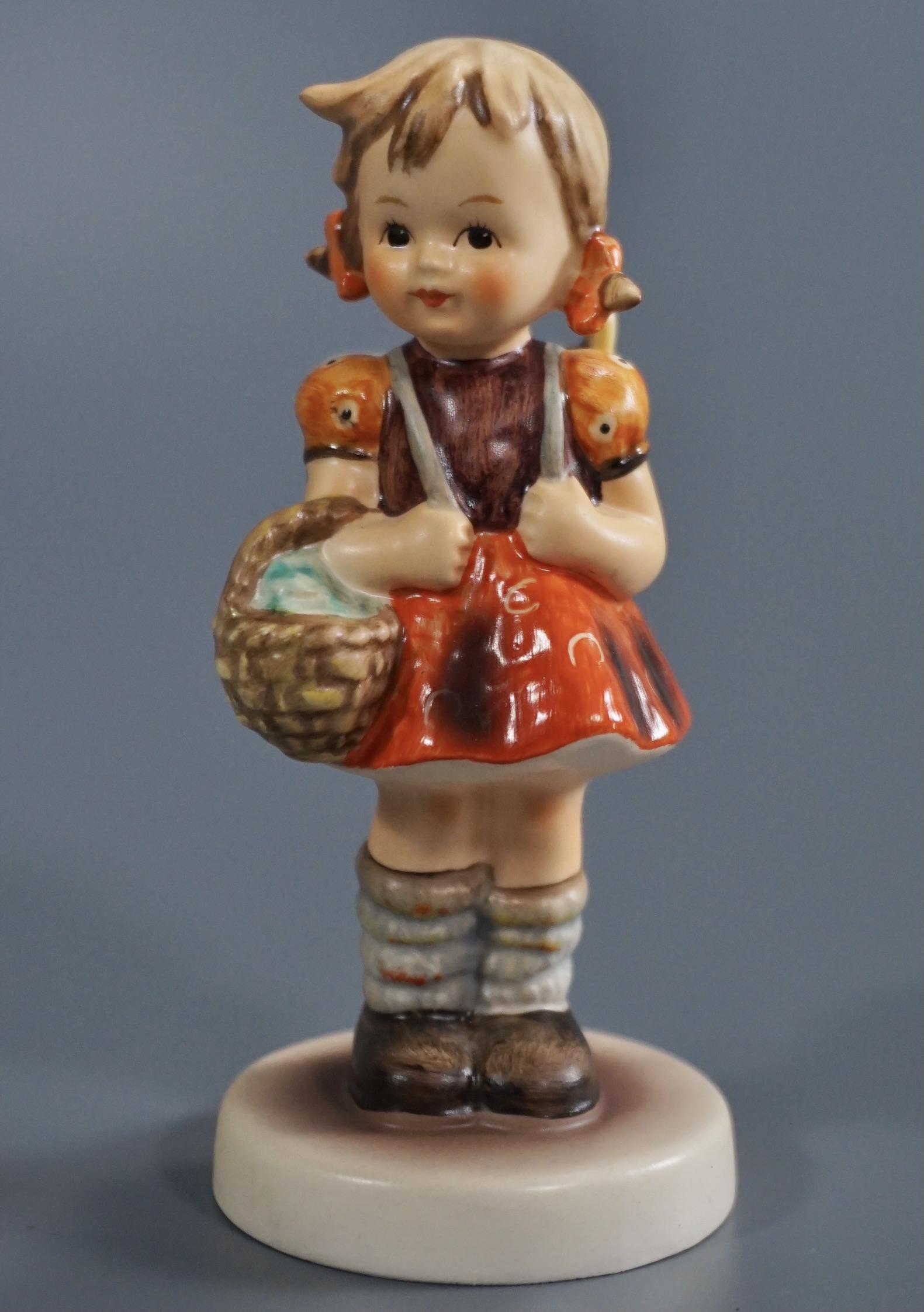 Erster Schulgan Goebel Porcelain Figurine School Girl: Erster Schulgan Goebel Porcelain Figurine School Girl Approximately 4 1/4 inches tall.