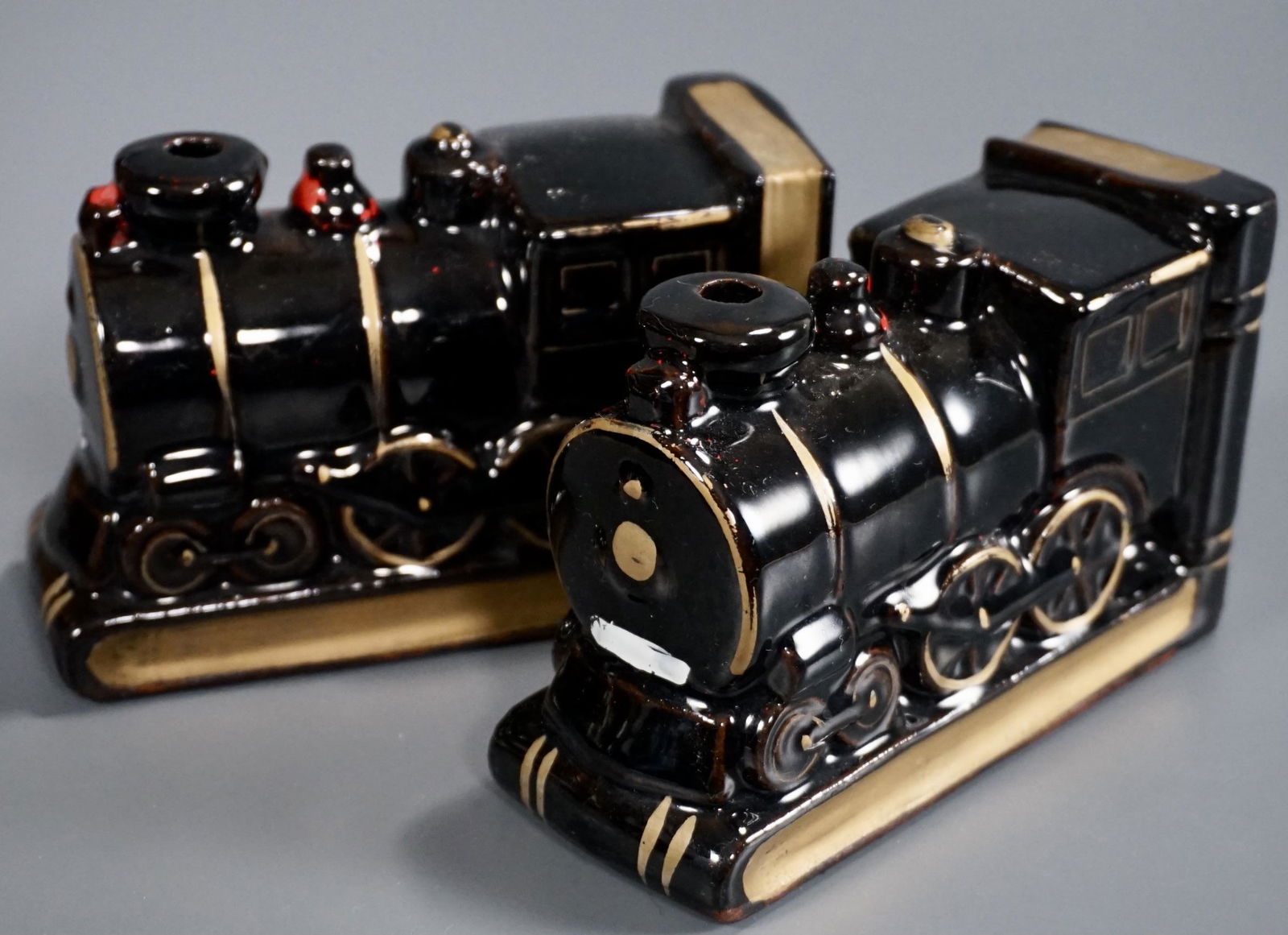 Vintage Railroad Steam Engine Ceramic Bookends Pair (1 of 7)