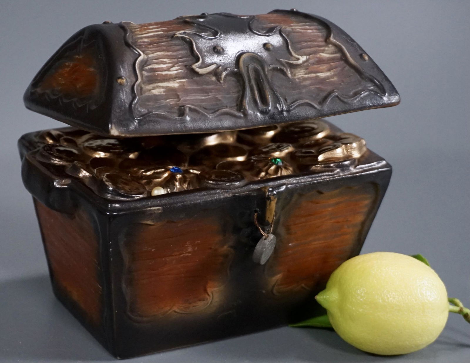 Pirate Treasure Chest Liquor Bottle Vintage Regal China (1 of 10)