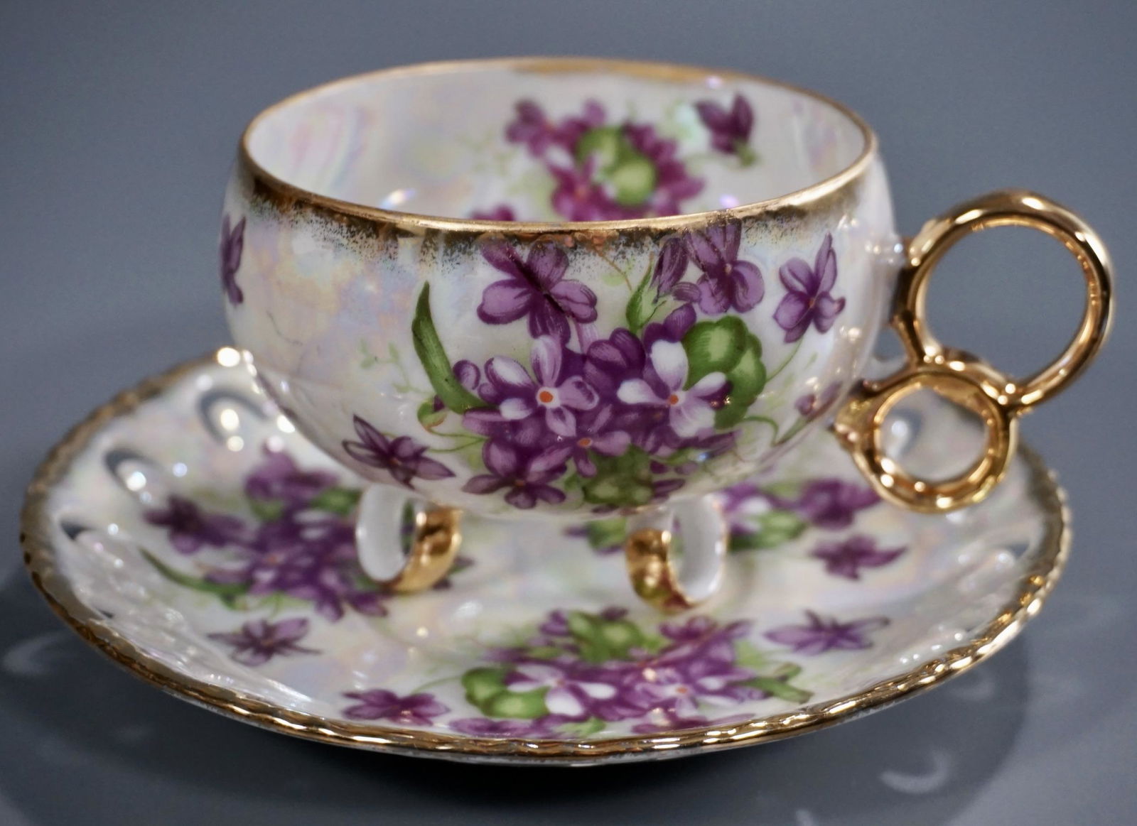 Iridescent Royal Sealy China Violets Flowers Ring (1 of 6)