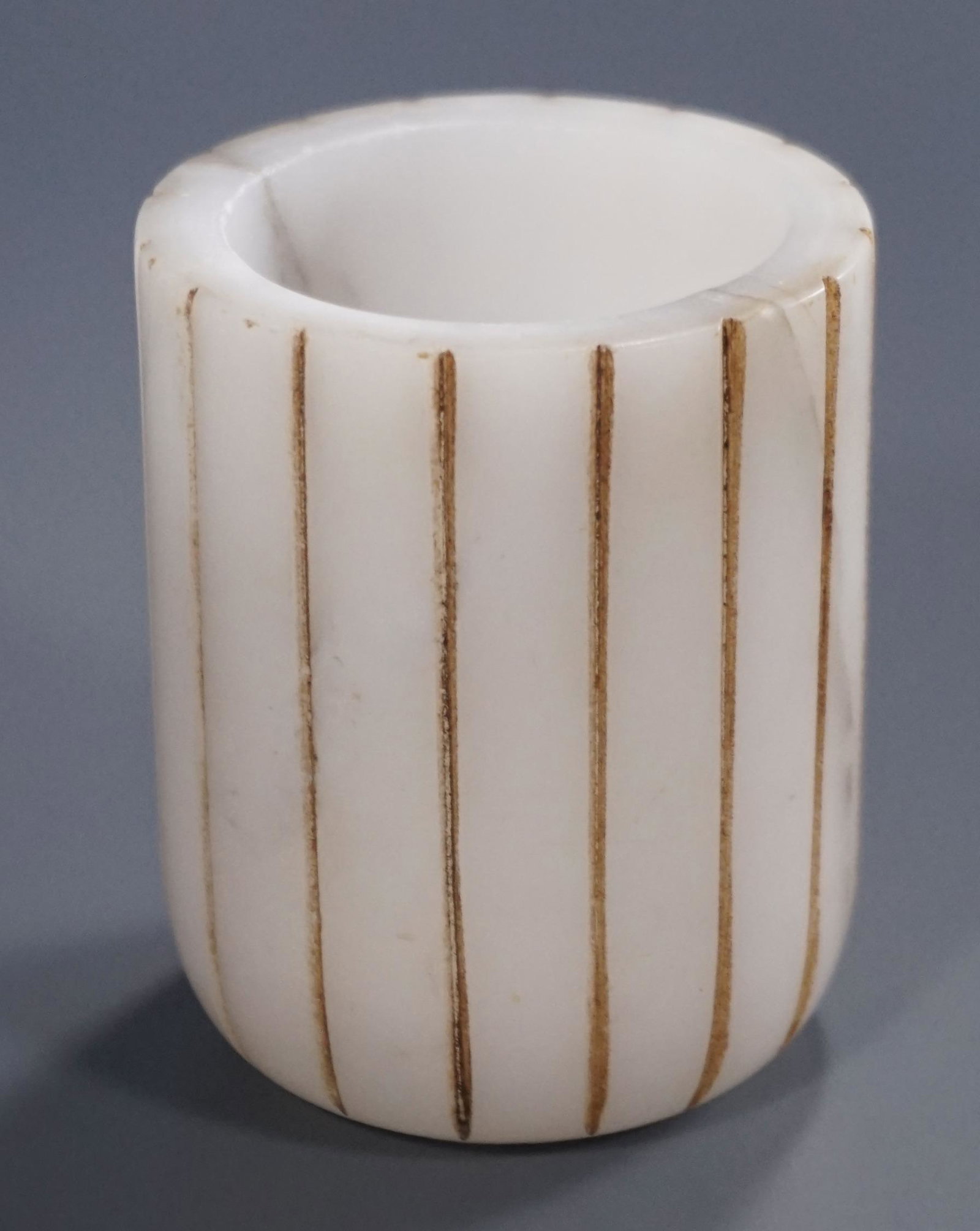 Vintage Italian Alabaster Lantern Vase Gilded Reeds: Vintage Italian Alabaster Lantern Vase Gilded Reeds Approximately 3 3/4 inches tall x 2 15/16 inches in diameter.