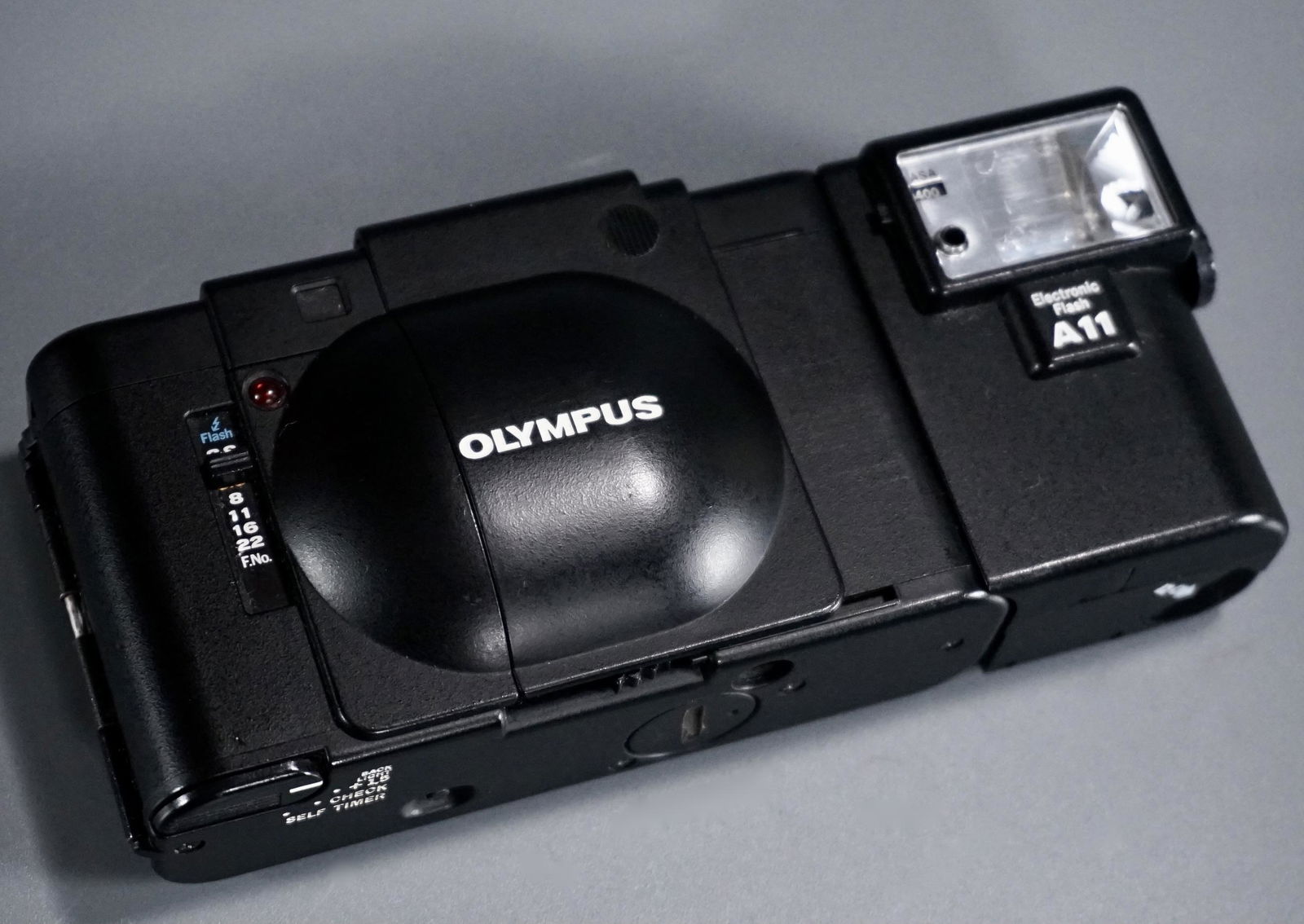 Olympus XA Film Camera F Zuiko Lens A11 Flash Set (1 of 8)