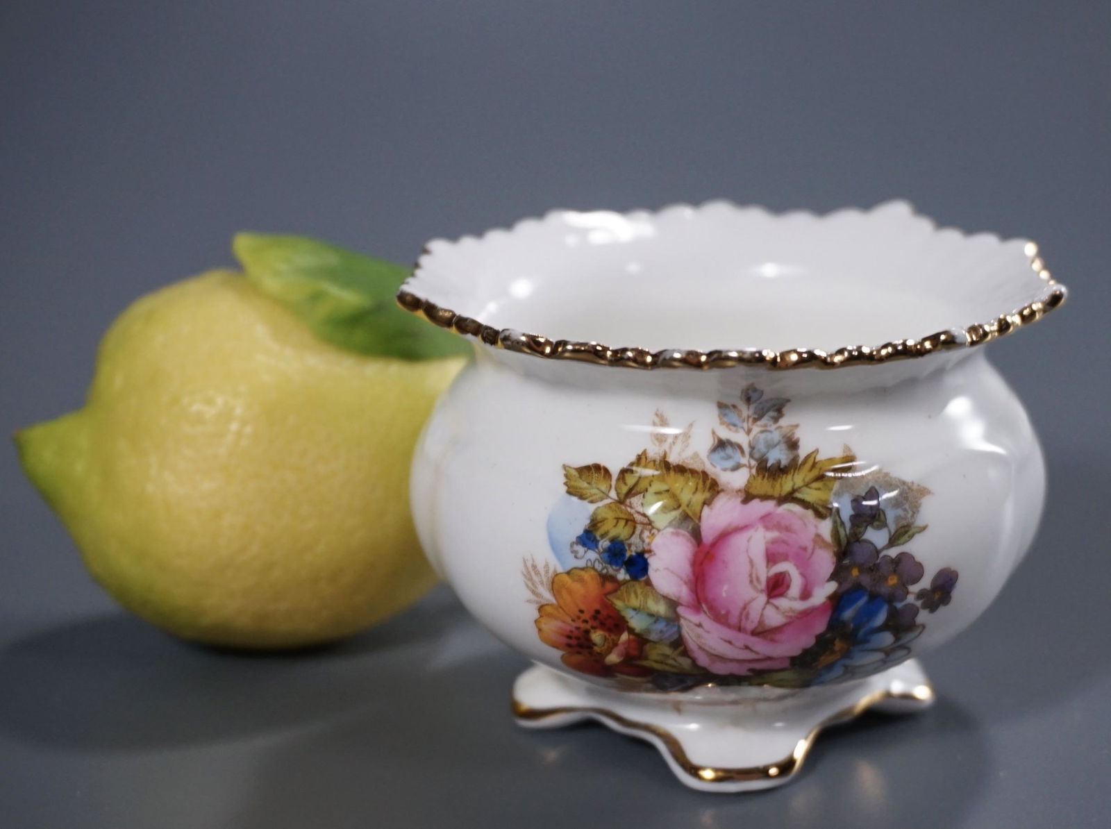 Aynsley Bone China Bowl Signed Bailey Dollhouse Size: Aynsley Bone China Bowl Signed Bailey Dollhouse Size Pottery Approximately 2 1/8 inches tall x 3 inches in diameter.