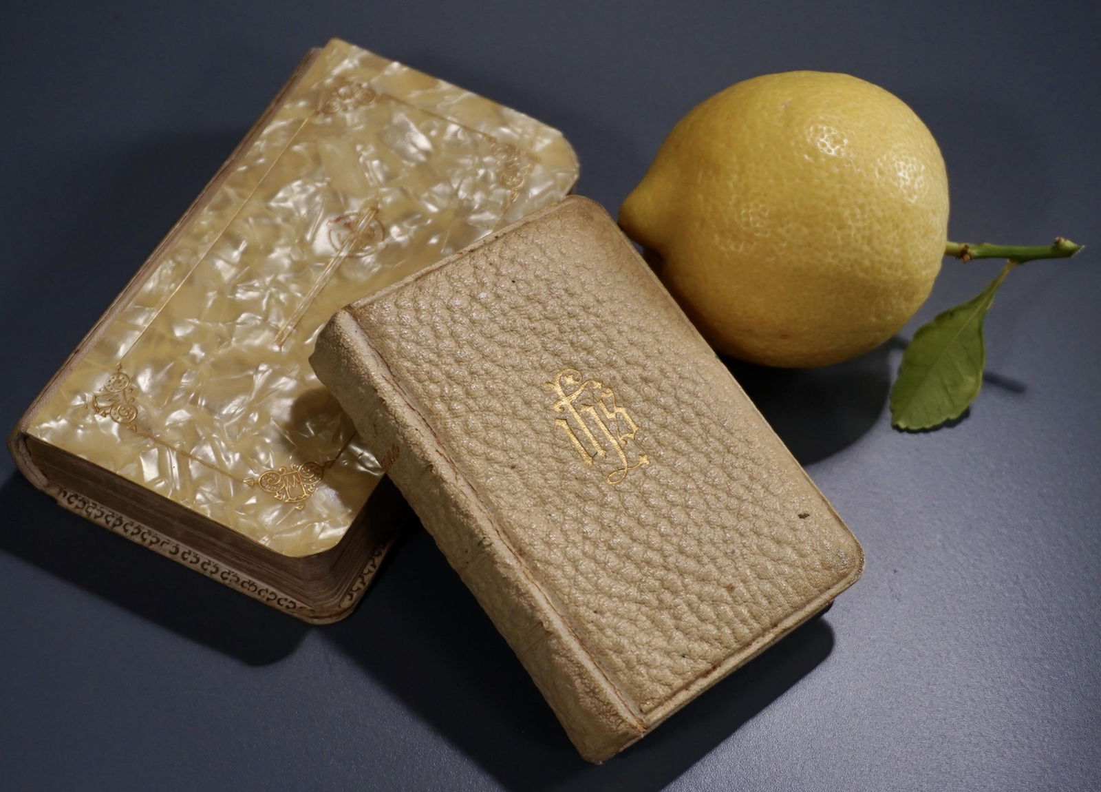 Miniature Old Prayer Catholic Books Devotions Manna Lot (1 of 7)