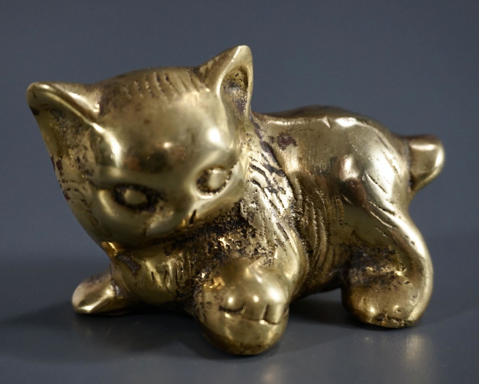 Kitten Cat Mid Century Figurine Solid Cast Brass (1 of 5)
