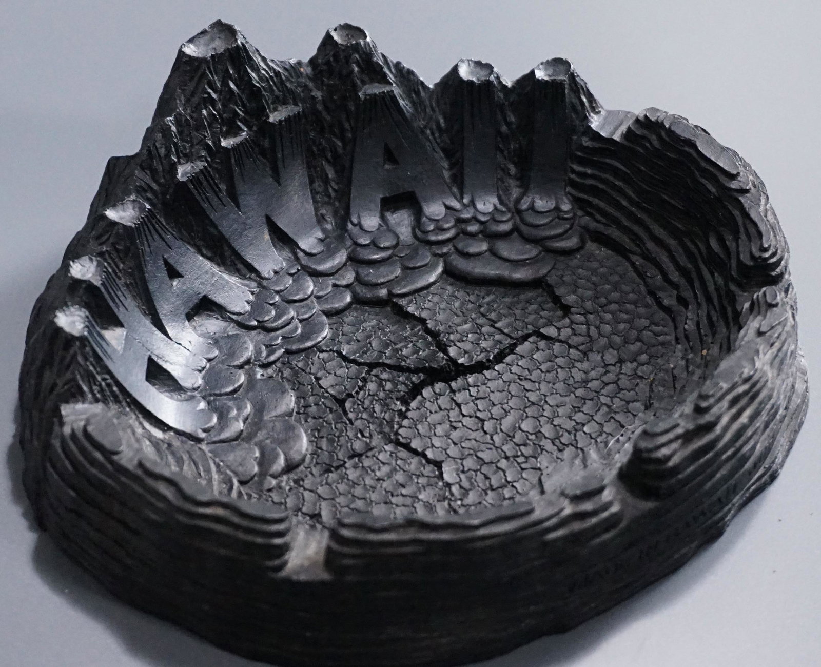 Hawaii Volcano Lava Ashtray Vintage Coco Joe's Ashtray: Hawaii Volcano Lava Ashtray Vintage Coco Joe's Ashtray Approximately 2 1/8 x 7 1/8 x 6 3/8 inches.