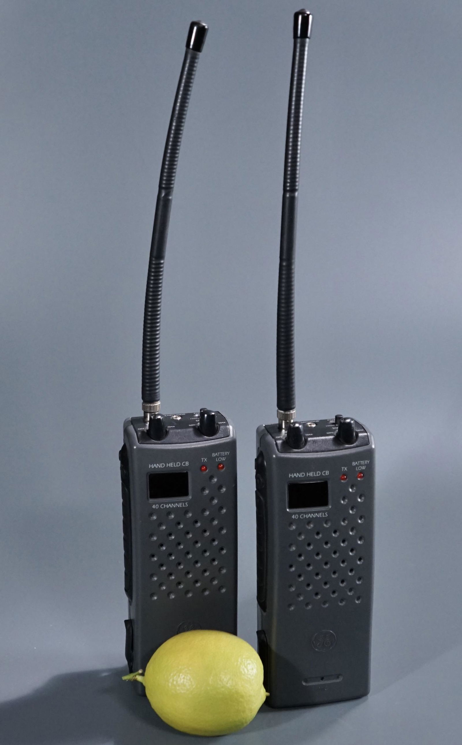 GE 40 Channel Handheld CB Radio Walkie Talkie Pair (1 of 7)