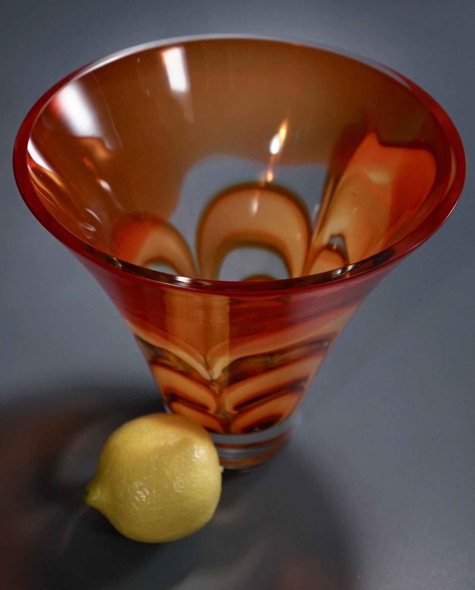 Orange Flower Modern Art Glass Vase: Orange Flower Modern Art Glass Vase Approximately 7 1/2 inches tall x 7 7/8 inches in diameter.
