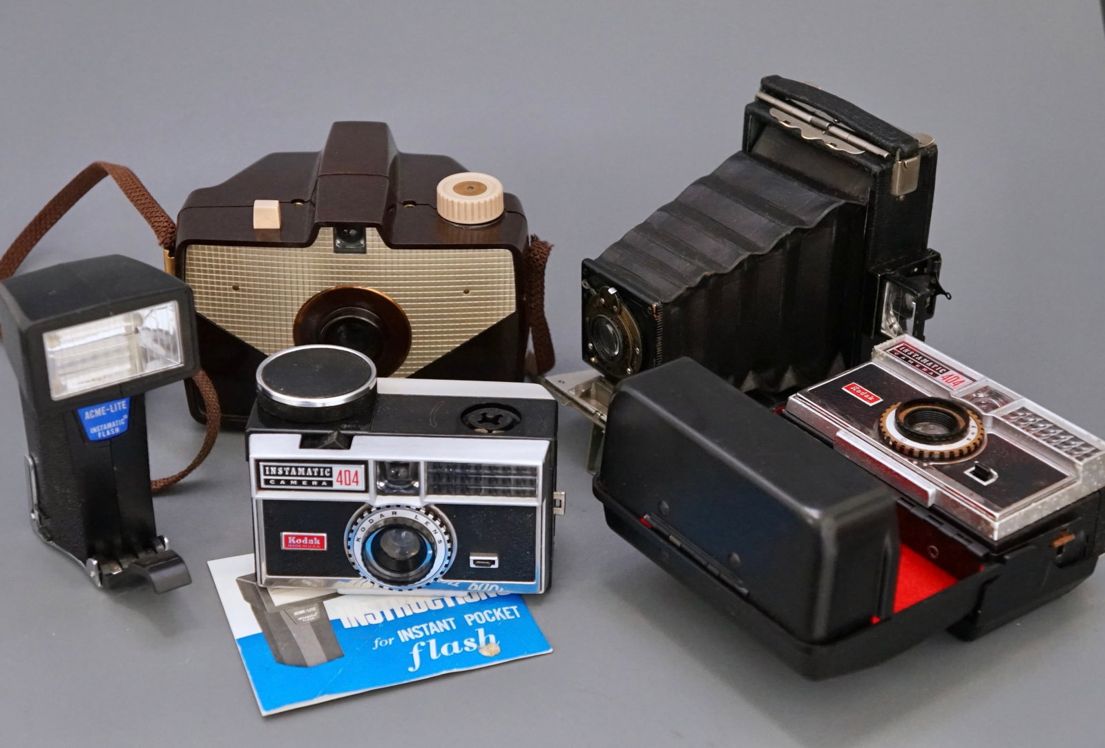 Kodak Sawyer Nomad Photo Cameras Vintage & Antique Lot of 4 cameras and Acme-Lite Instant Flash (1 of 6)