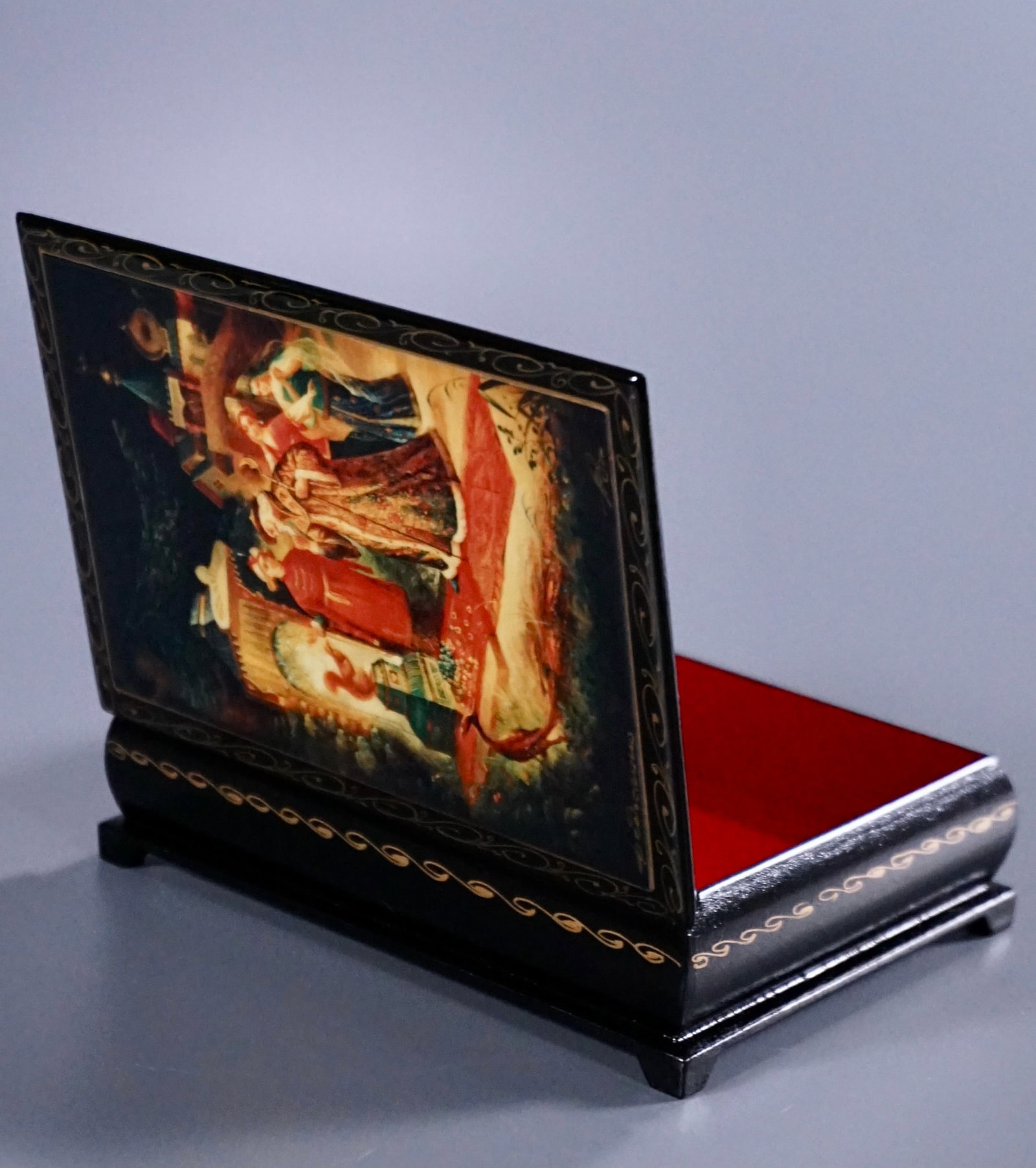 Signed Fedoskino Russian Fairy Tale Tzar Saltan Lacquer Box (1 of 5)
