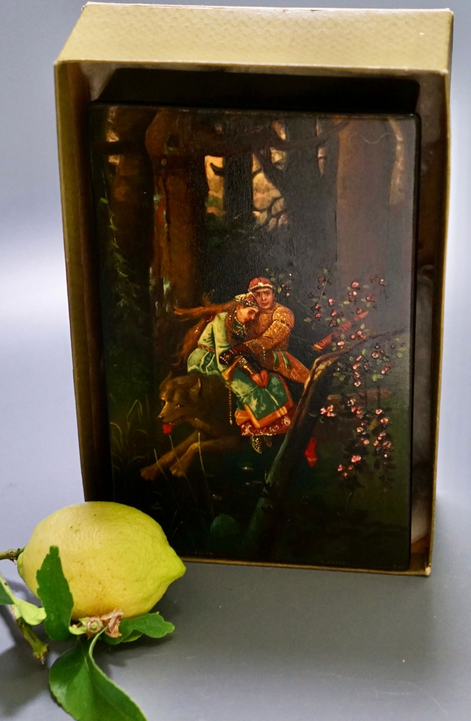 Large Vintage Russian Khokhloma Fairy Tale Lacquer Box (1 of 10)