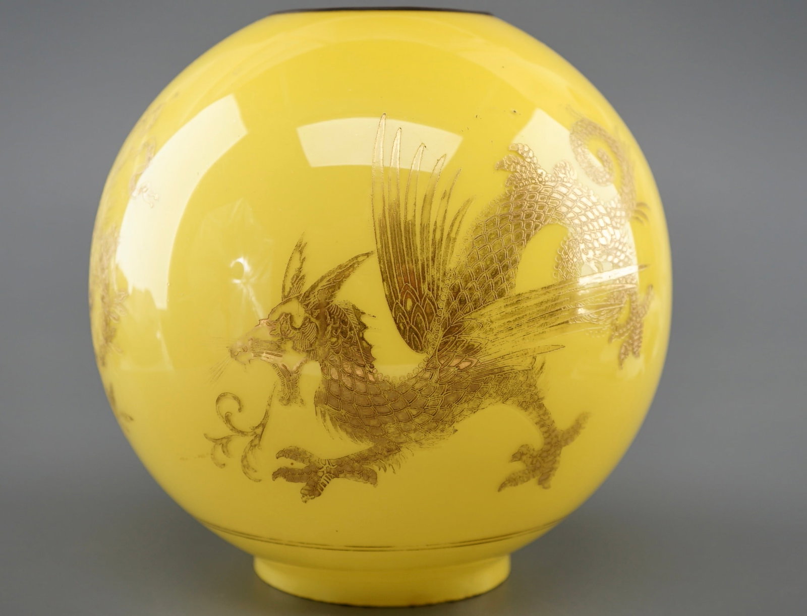 Baccarat Dragon French Kerosene Lamp Shade Yellow Globe Attributed to Baccarat not signed: Baccarat Dragon French Kerosene Lamp Shade Yellow Globe Attributed to Baccarat not signed Meathured without the brass part is approximately 8 1/2 inches in diameter, 2 inches in diameter fitter, 2 7/8