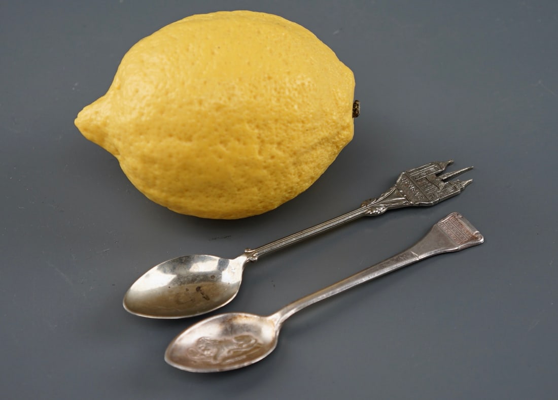 Rolex Bucherer Watches Lucerne B100 12 Vintage Silver Plated Spoon Together with Geneve Souvenir: Rolex Bucherer Watches Lucerne B100 12 Vintage Silver Plated Spoon Together with Geneve Souvenir Spoon Unmarked Approximately 4 1/4 and 4 3/4 inches. Shipping Estimate:SHIPTHEBAY estimate for shipping