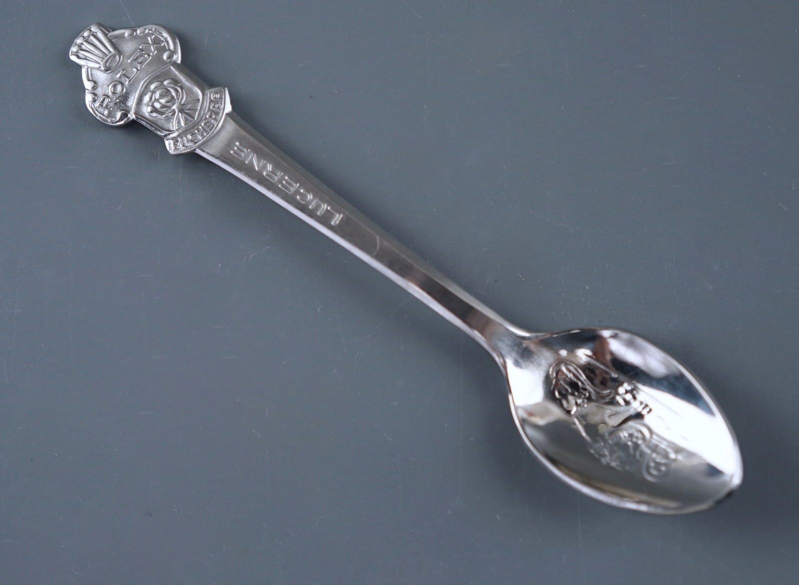 Rolex Souvenir Spoon Bucherer of Switzerland Lucerne: Rolex Souvenir Spoon Bucherer of Switzerland Lucerne Approximately 4 3/8 inches. Shipping Estimate:SHIPTHEBAY estimate for shipping of this lot in the Continental US is $20, which includes pick up, pa