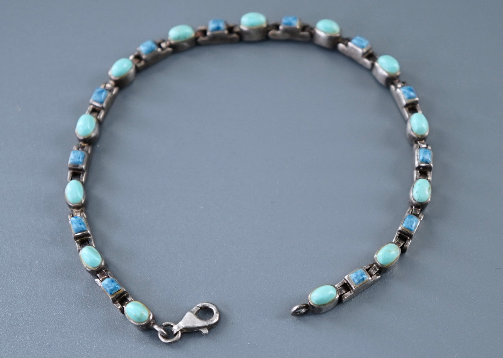 Lapis Lazuli Turquoise Sterling Silver Chain Bracelet Tiny 925 Hallmarks on Clasp and Links: Lapis Lazuli Turquoise Sterling Silver Chain Bracelet Tiny 925 Hallmarks on Clasp and Links Approximately 8 7/8 inches side to side overall. SHIPPING & PICKUP: For local customers pickup is free from 