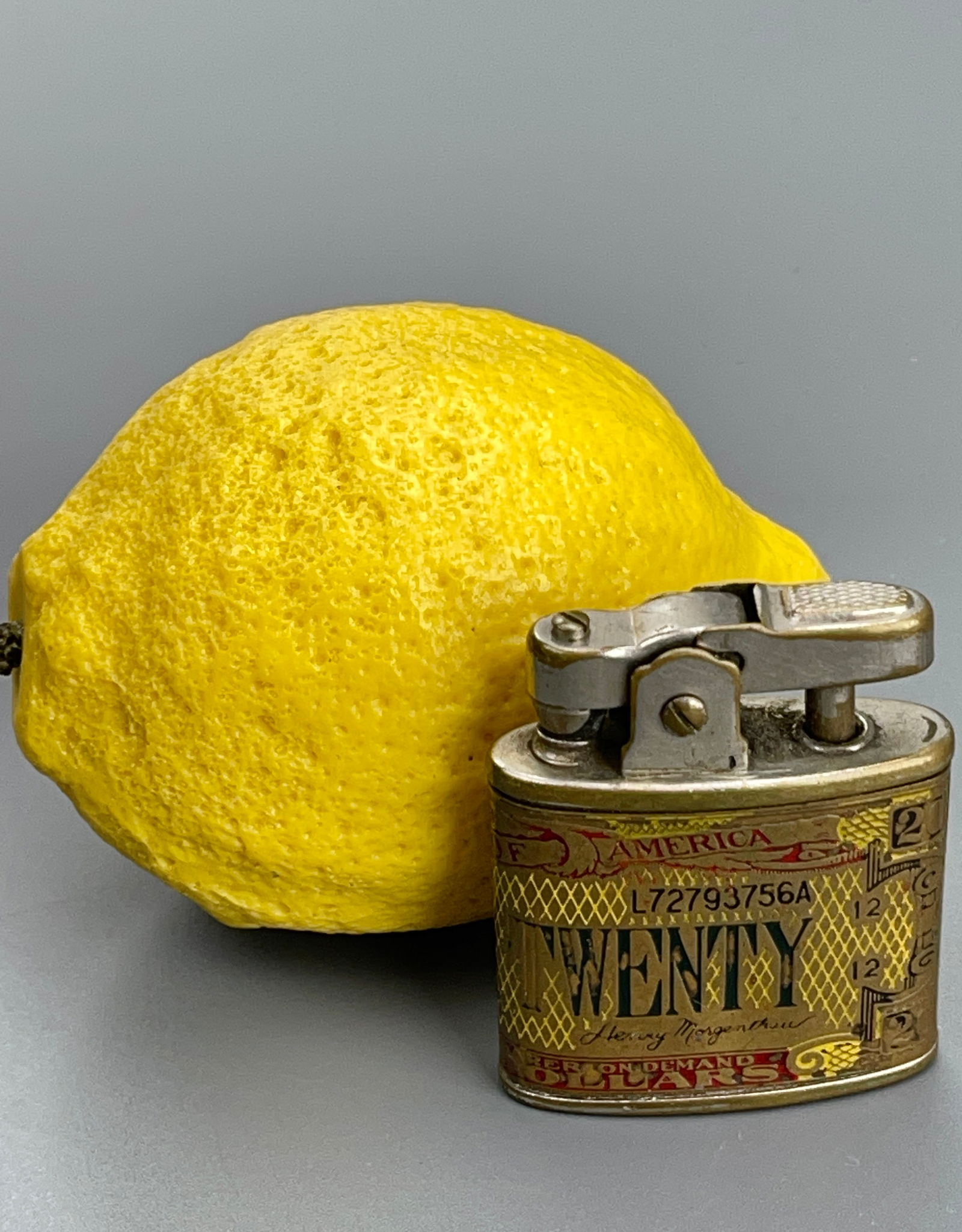 Kobayashi Heiwa Nippon Vintage Japanese 20 Dollar Bill Cigarette Lighter Enamel on Brass (1 of 11)