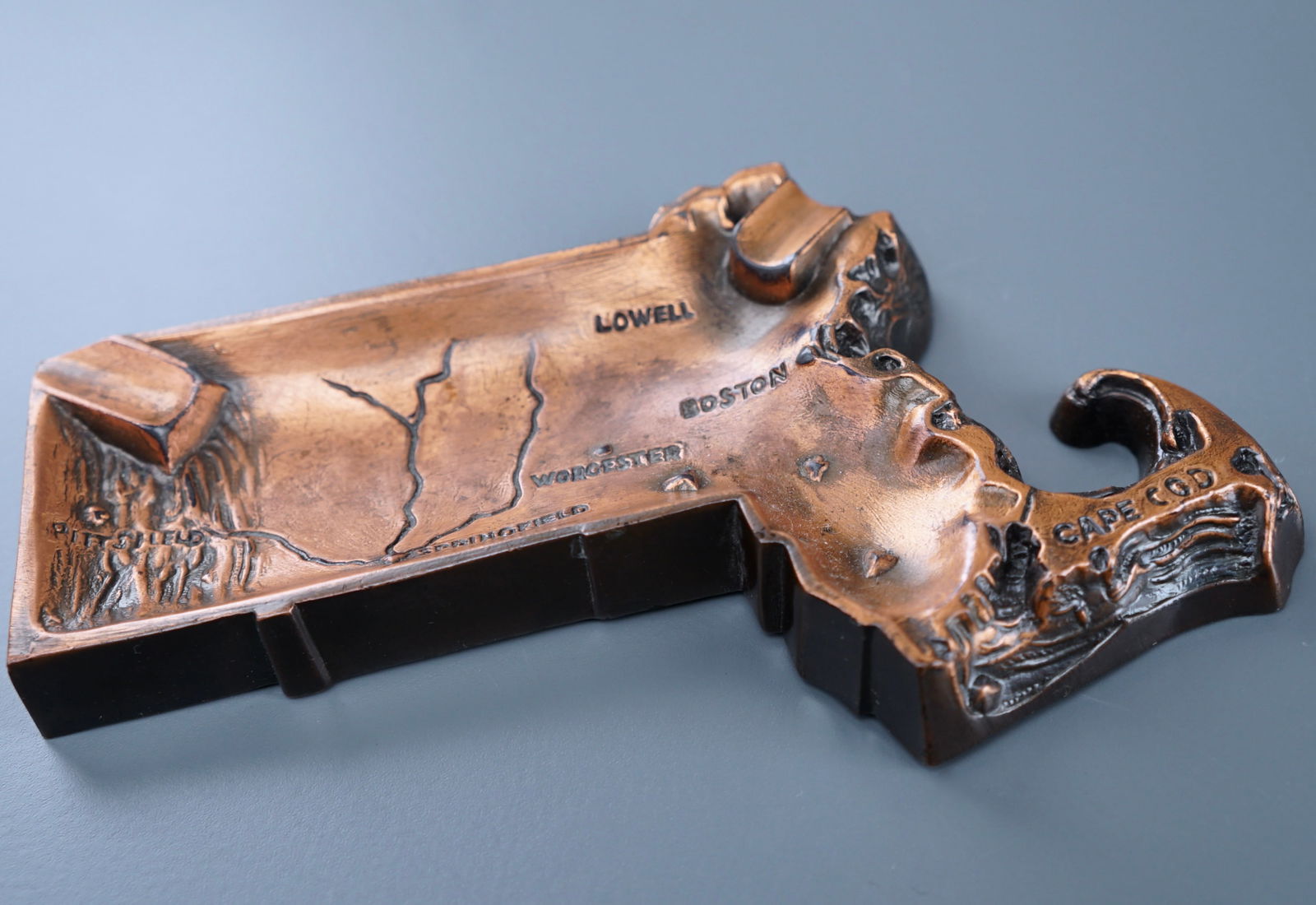 Cape Cod Massachusetts 3-D Map Cigarette Ashtray Vintage Tobacciana K&O Kronheim & Oldenbusch Co Ash (1 of 3)