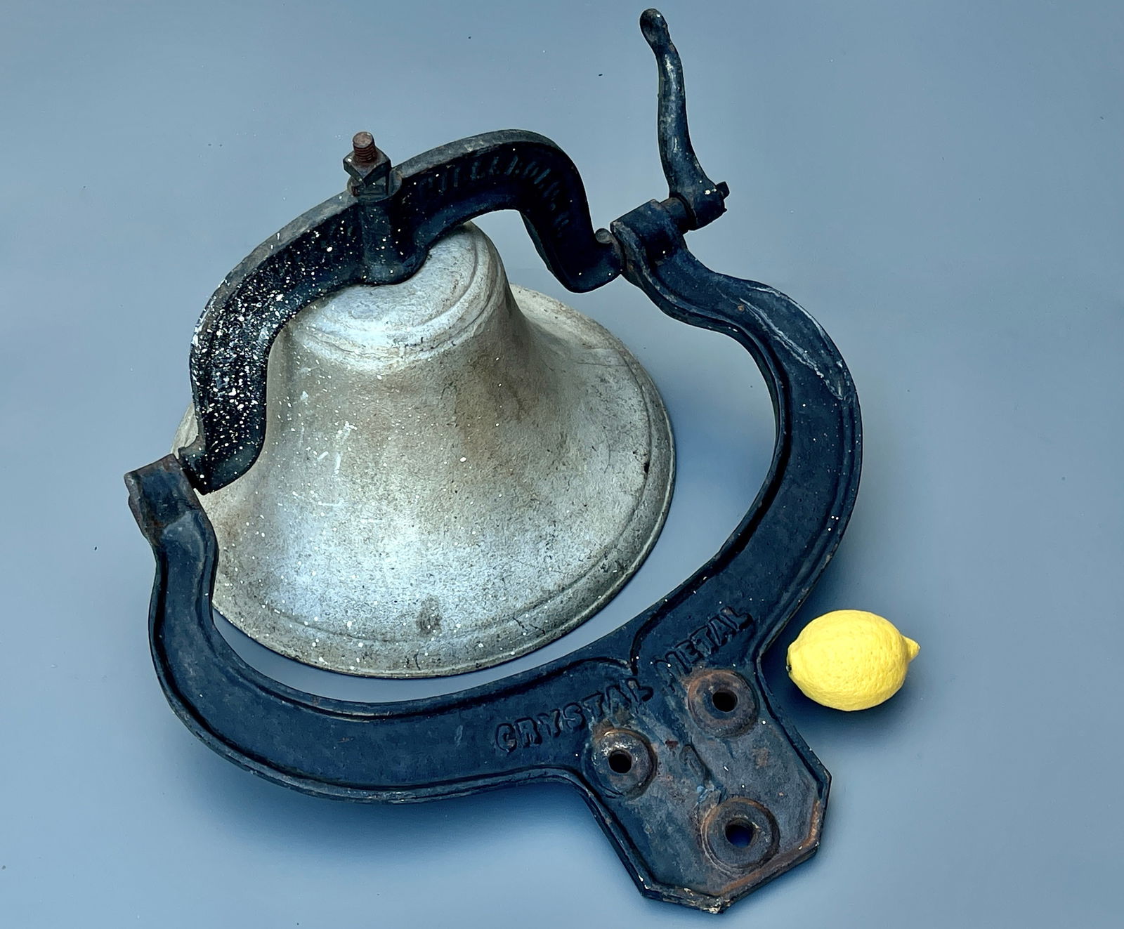 Antique Farm Church Bell Crystal Metal # 1 C.S. Bell Co Hillsboro Ohio 1886 Large Cast Iron School (1 of 8)