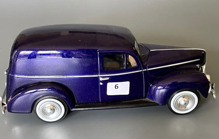 Ford Sedan Delivery 1940 1/24 Scale Diecast Model Car