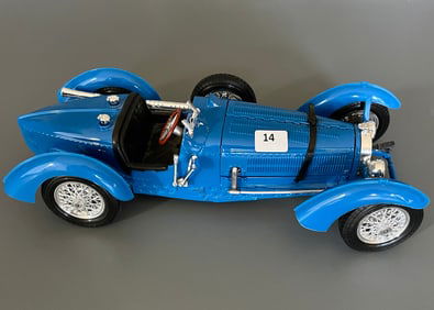 Blue Bugatti Bburago 1:18 Scale Model Car