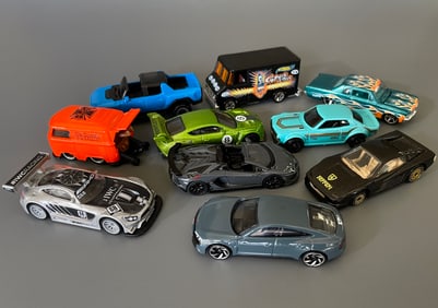 Lamborghini and Other Race Hot Wheels Cars As Pictured 10 Count