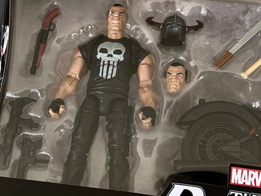Marvel Legends Series The Punisher Action Figure Motorcycle Boxed