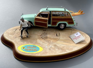 Franklin Mint 1/24 scale 1949 Woody Surf Wagon on the Musical Base Cool Dude Figurine
