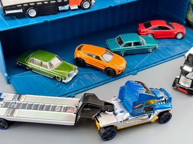 Lori Truck Trailer Sea Container with Sport and Vintage Cars Used Diecast Models