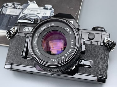 Canon AE-1 35 mm Film Photo Camera FD 50mm 1,8 Lens & Instruction Booklet