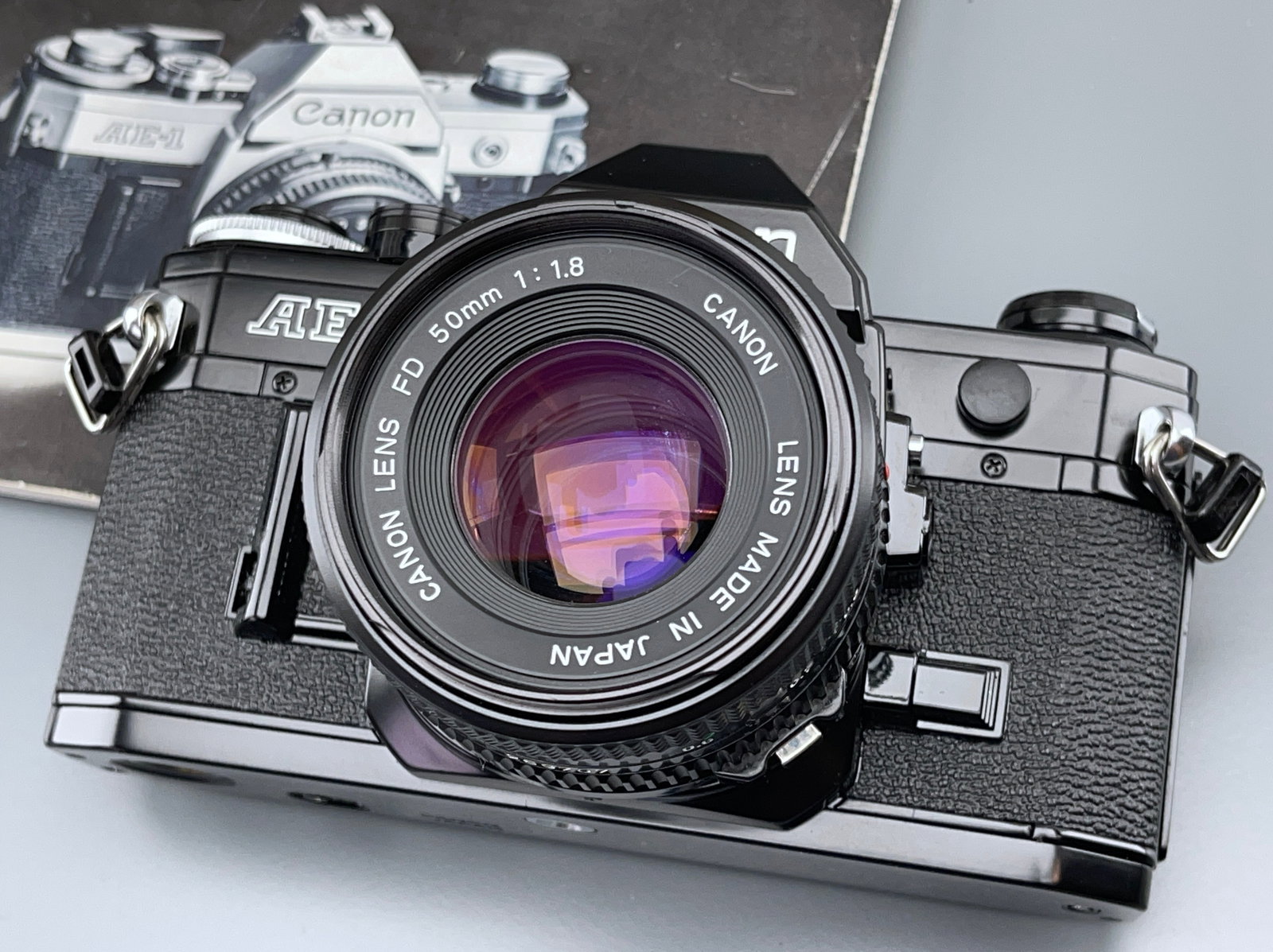 Canon AE-1 35 mm Film Photo Camera FD 50mm 1,8 Lens & Instruction Booklet (1 of 6)