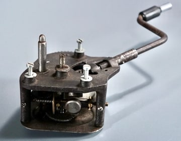 Antique Gramophone Wind Up Spring Motor