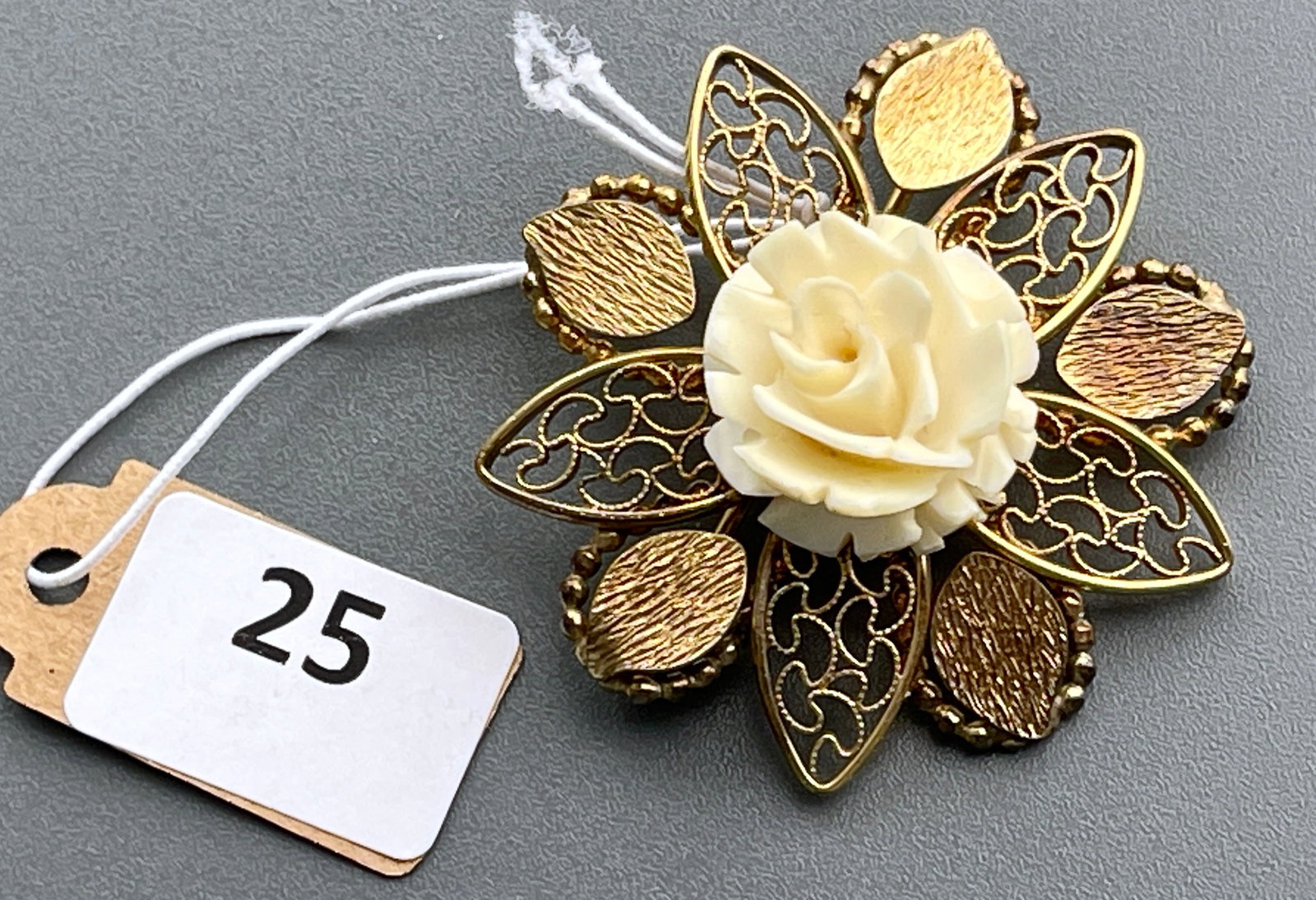 Winard Brooch Pin 12K Gold Filled Pendant Vintage Costume Jewelry (1 of 3)