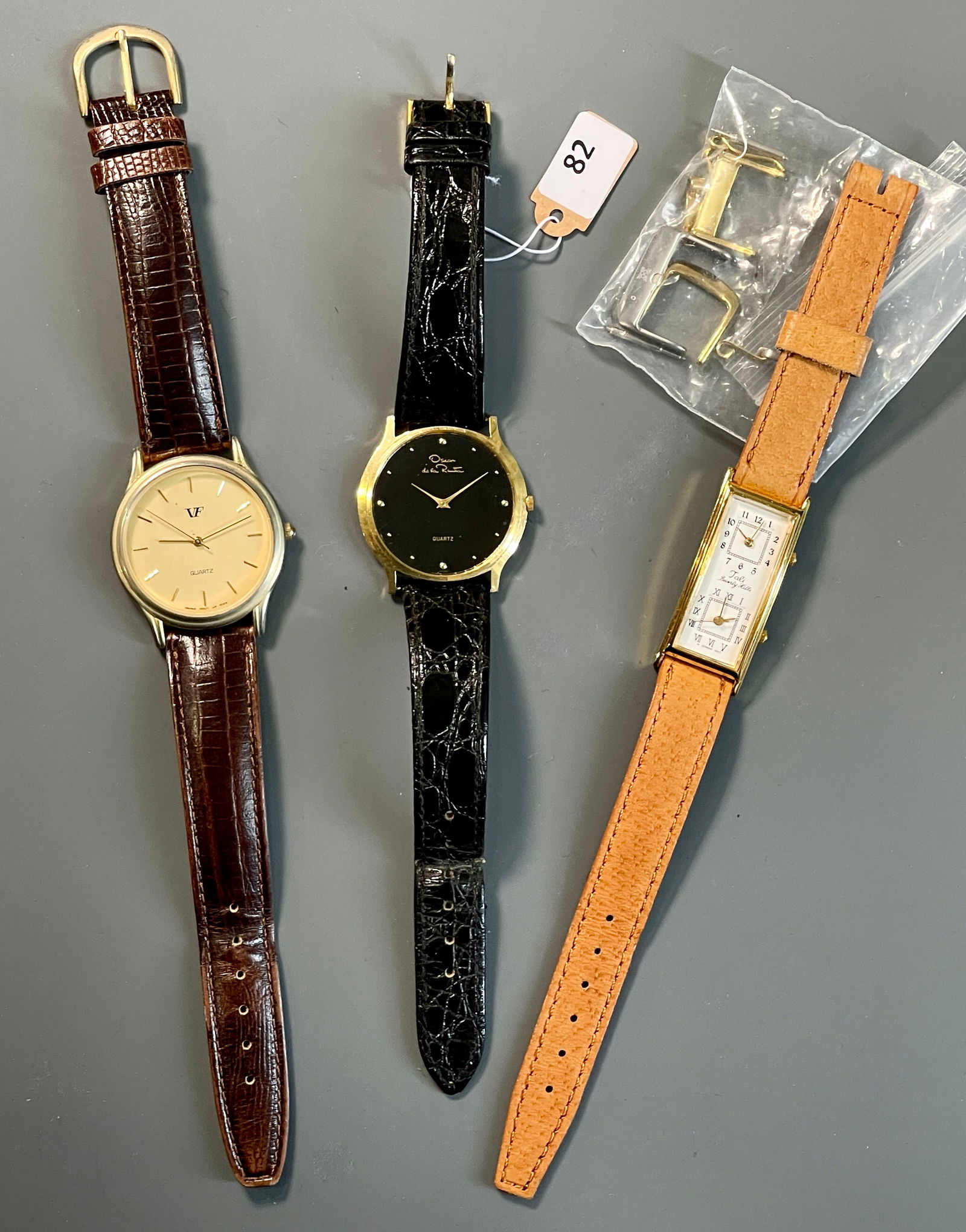 Vintage Wristwatches Quartz Dress Watches Lot of 3 including Oscar de la Renta Batteries Exhausted: Vintage Wristwatches Quartz Dress Watches Lot of 3 including Oscar de la Renta Batteries Exhausted Untested Condition Unknown Sold As Is